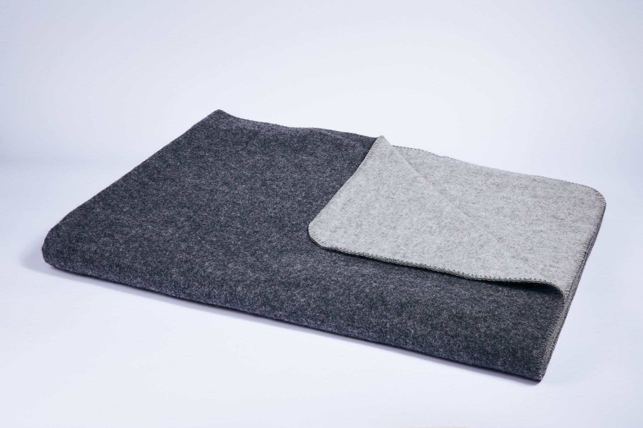 Die Heimische – Merino Decke 150 cm x 220 cm (1650 g)